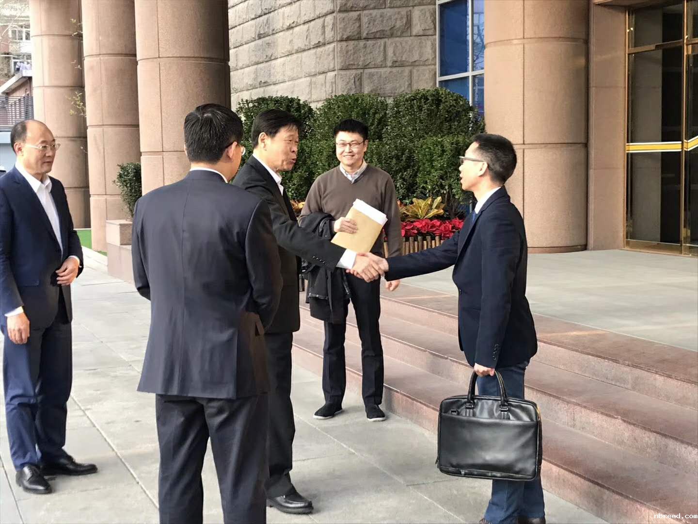 热烈祝贺米兰比分结果仪器参加李克强总理组织的《关于企业税负改革座谈会》